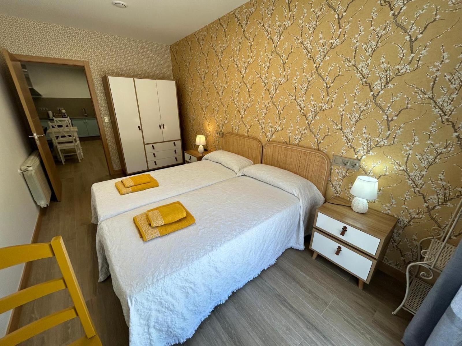 Apartamentos Torres Del Milladoiro Amés المظهر الخارجي الصورة